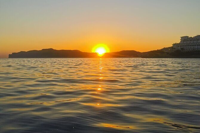 2 Hours Boat Rental in Santa Ponsa without License - Entering The Helm: How an Unlicensed Boat Rental Works in Santa Ponsa
