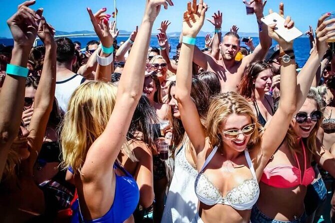 3 Hours Boat Party with 2 Live DJs in Mallorca - Group Size Reality: Up to 300 People on a Party Ship