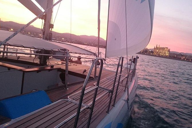 Adult Only Sunset Catamaran Palma bay - Adult-only sunset sailing in Palma Bay