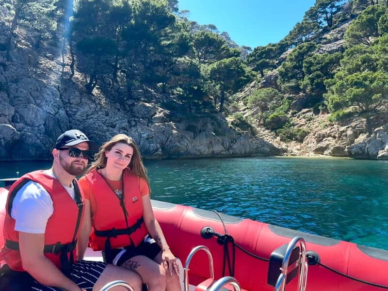 Alcudia: 2-Hour Sightseeing Speedboat Tour with Snorkeling - What makes the swim stop at Cala En Gossalba special