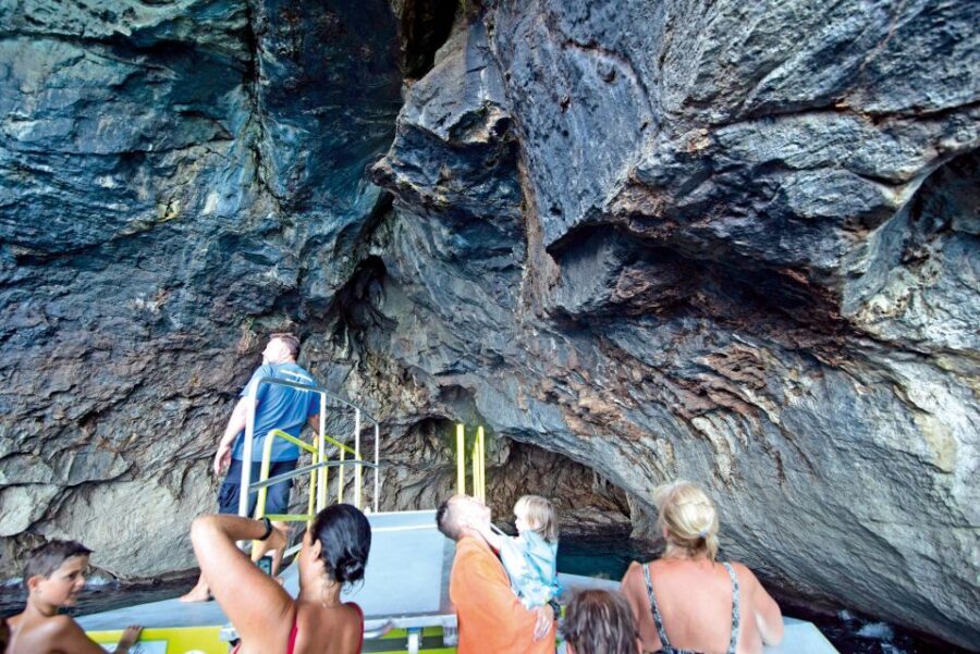 Alcudia: Caves & Coastline Boat Trip w/ Snorkelling - Quick things you’ll notice on the Alcúdia speedboat