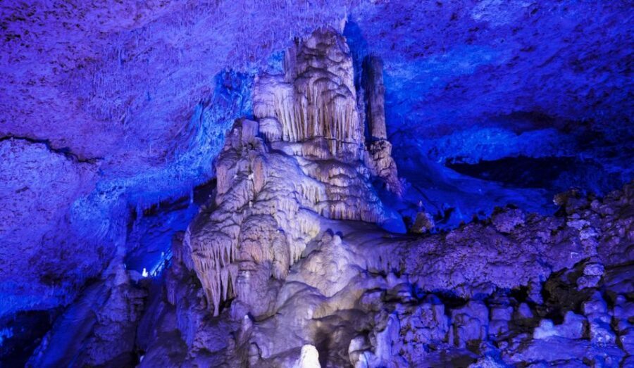 Alcudia: Half-day Caves of Hams, Blue Caves and documentary - Entering the Caves of Hams: hook-shaped stalactites and the million-year wow