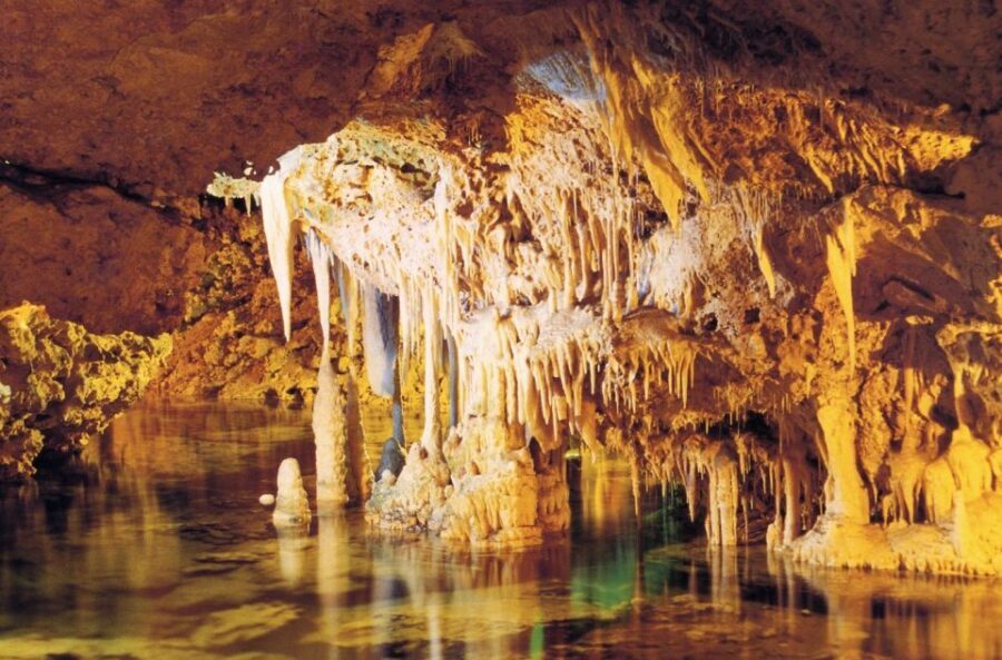 Alcudia: Half-day Caves of Hams, Blue Caves and documentary - Transportation and group flow: why your day feels longer than it sounds