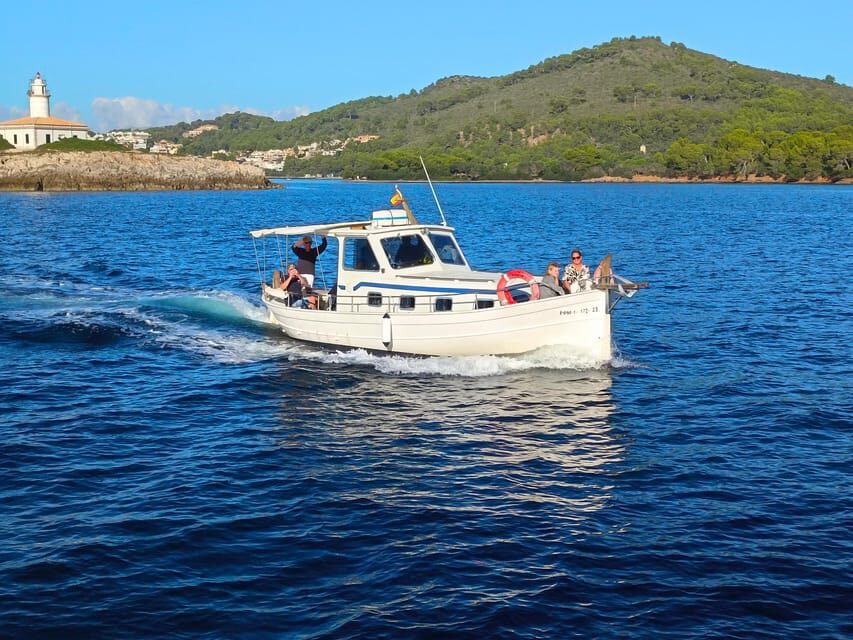 Alcudia: Private Sunset Boat Trip with Glass of Wine & Snack - Price and value: what $340 per group really buys