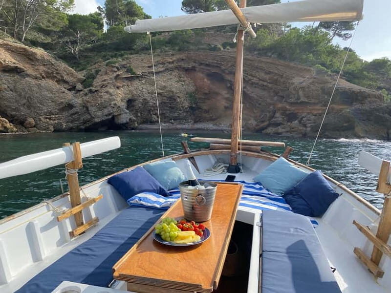 Alcudia, Private Tour: Scenic 2.5-Hour Boat Tour - Private llaüt from Alcúdia: what “no crowds” really means