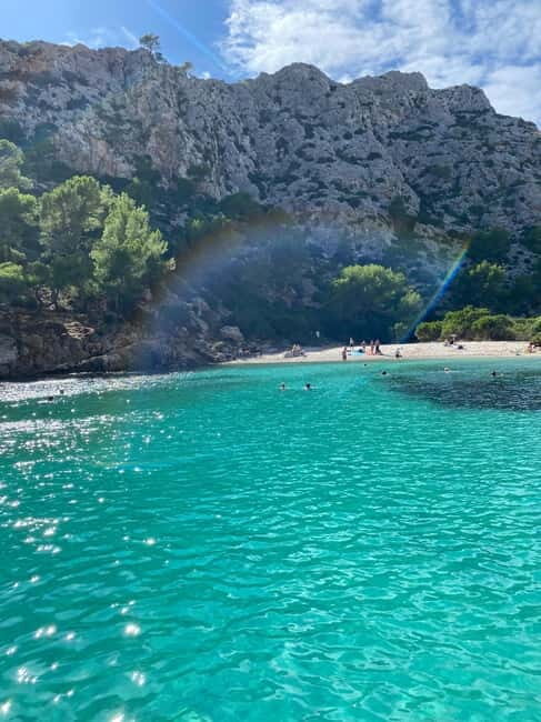 Alcudia, Private Tour: Scenic 2.5-Hour Boat Tour - Snacks, drinks, and adding wine or cheese to the day