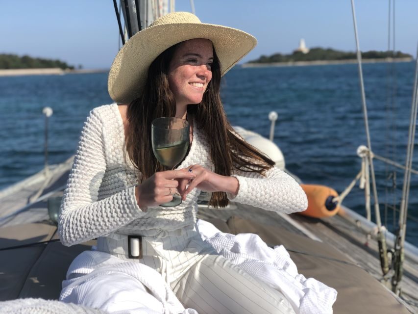 Alcudia: Romantic Sailing Trip with Diner for 2 - Who this romantic sailing trip is best for
