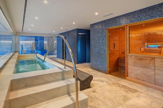 Best Friends Ritual: mini facial + aromatherapy massage + day SPA + glass cava - The private Best Friends setup: aromatherapy massage + mini facial