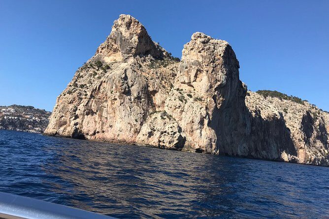 Bluemarine.me license free Bayliner Element E5 rental - Snorkeling Gear and On-Board Comforts That Actually Help