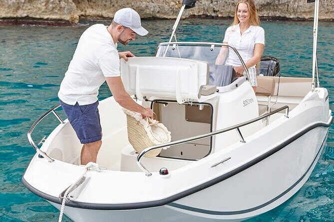 Boat rental without license - B520 'Neptuno' (5p) - Can Pastilla - Meet Captain Boleor’s team: Juan’s clear advice and calm guidance