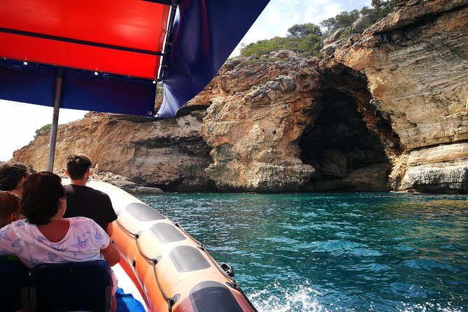 Boat tour from Cala Figuera to Caló del Moro and S´Almonia - The main event: the 30-minute swim stop