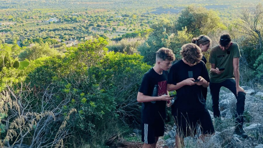 Cala Millor: "Cavemen", cave on a mountain,fun game and hike - Route and timing: from Repsol gas station to the summit cave