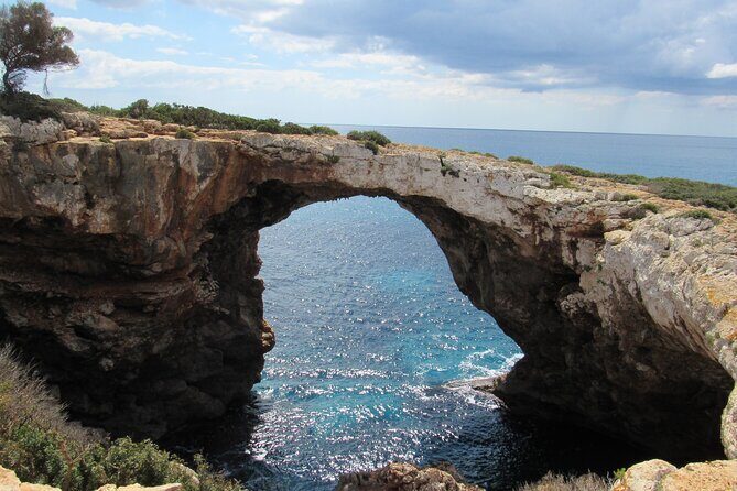 Cala Varques: Guided kayak Sea caves expedition & snorkeling - Small group travel: chatting, pacing, and a calmer vibe