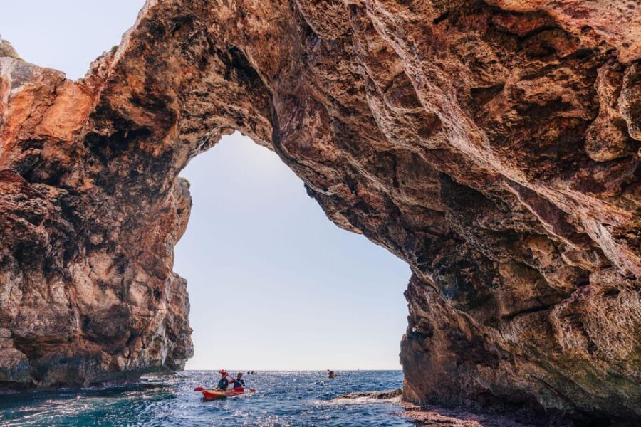 Cala Varques: Guided Sea Caves Kayak & Snorkeling Expedition - Safety briefing at Estany d’en Mas: your real start line