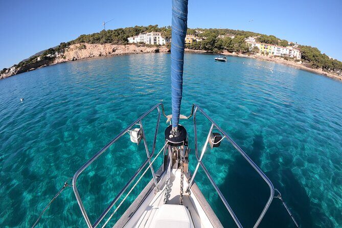 Day Charter - All Inclusive - Food and drinks: snacks, an appetizer, and a real moment to eat