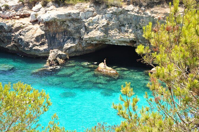 Discover Cala des Moro and S’Almunia the smart way - The included gear: what you’ll use, what to double-check