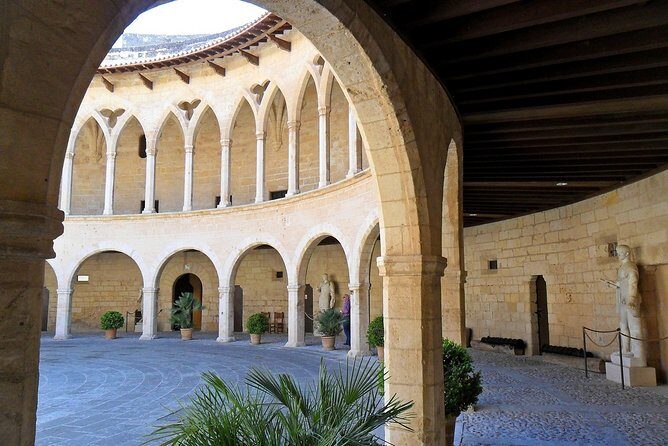 Discover the major cultural attractions of Palma De Mallorca on a Private Tour - Price and value: what you’re paying for in this private tour
