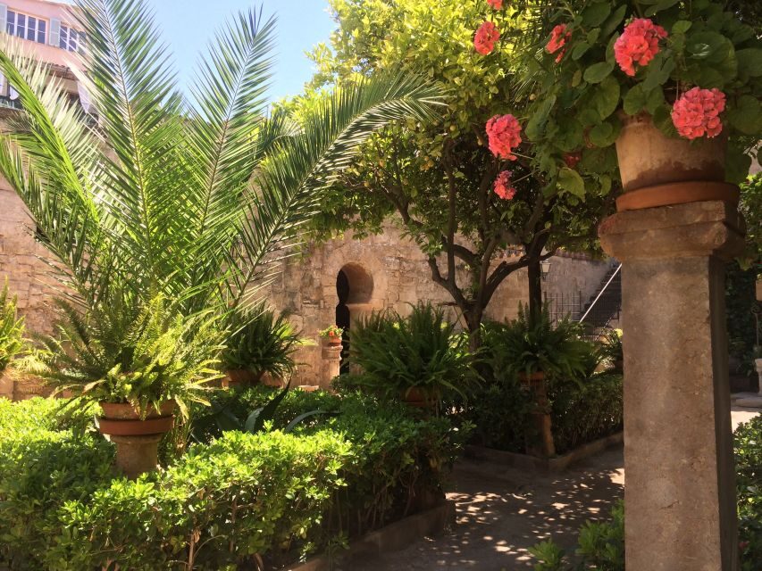 Embrace the enchantment of Mallorca's almond blossom season - Food and flavors: what you’ll taste (and why it’s more than snacks)