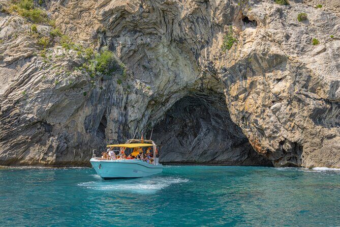 Enjoy crystal clear waters for 2 hours - Small-Group Feel: Why a Max of 36 Matters