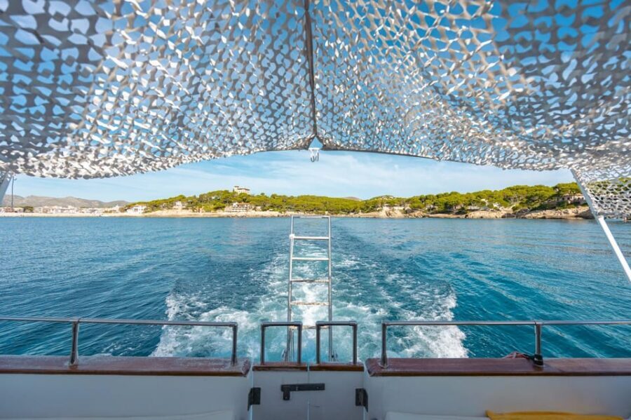 Excursión en barco por la tarde con bebidas y snacks - Qué llevar en la mochila (y qué no olvidarte de verdad)