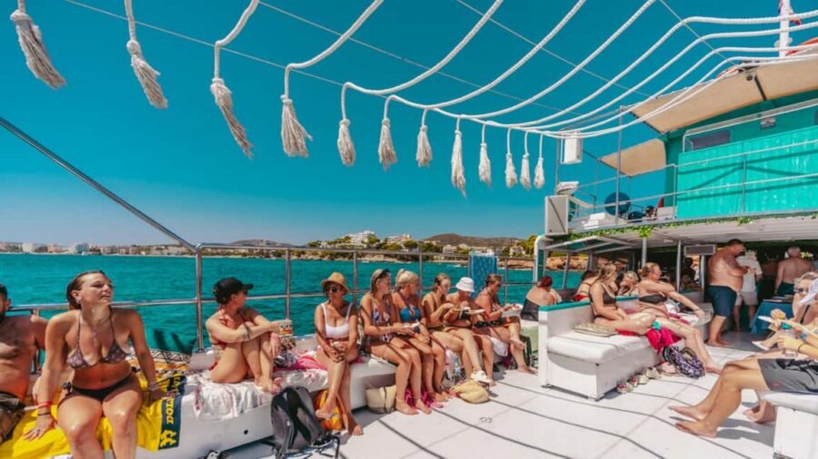 From Magaluf: Palma Bay Sightseeing Cruise with Live Music - Palma’s Sights From the Water: Cathedral, Port, and Marivent Palace