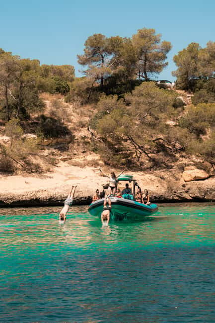 From Palma: 2-Hour Speedboat Tour with Drinks and Snorkeling - From the port to the boat: how this tour fits into 2 hours