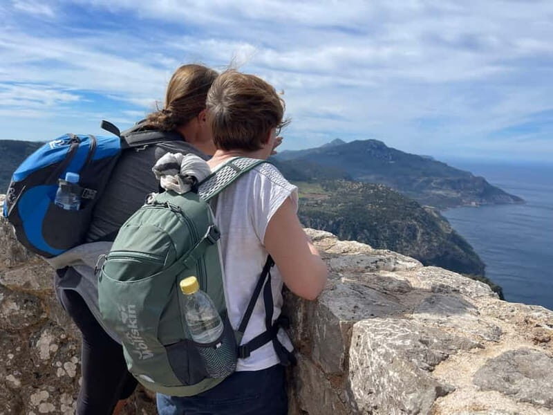 From Palma: Sierra de Tramuntana Hiking with small Picnic - Clothing and footwear: this is not a flip-flop day