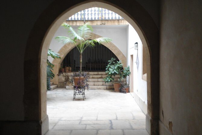 Gaudí and Modernist Art: Guided Tour in Palma de Mallorca - Getting There: Av. dAntoni Maura and Palma Parking Reality