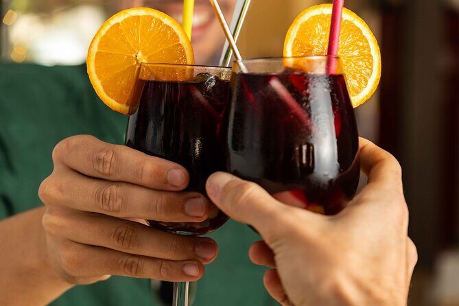 Gourmet Tapas and Wine Tour in Alcudia Old Town - Placeta de les Verdures and De Tapas Bistro Bar: the classic-hit stop