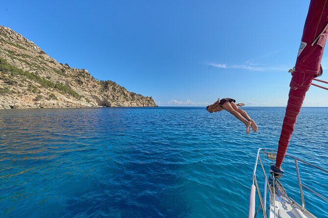 Half day on a private sailboat in Mallorca (port d'andratx) - Tapas, Drinks, and How the Meal Fits Into a Sailing Day