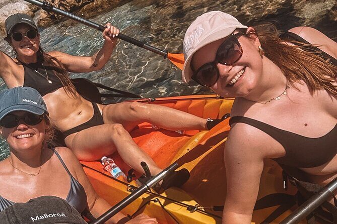 Kayak Tour with Caves, Snorkeling and Picnic (+ Cliff Jump) - Equipment and small comforts that make the day smoother