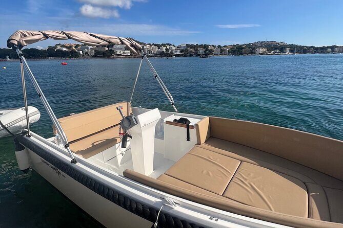 License free boat rental around the coast of santa ponsa - Your 2-hour coastal cruise: making the most of limited time