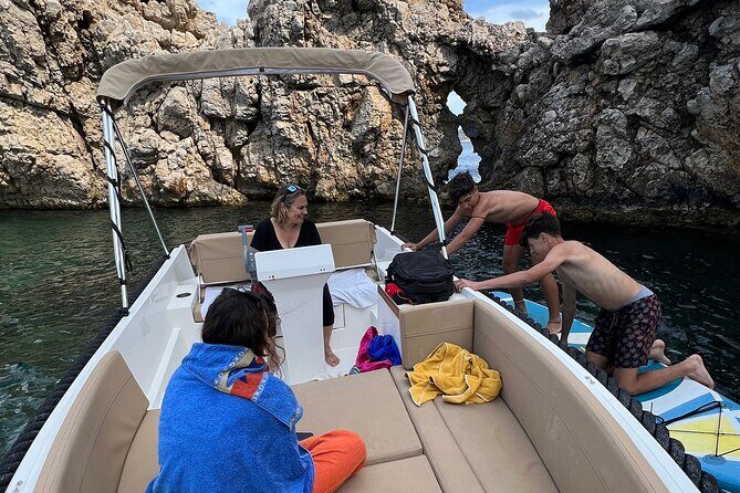 License free boat rental around the coast of santa ponsa - Where you meet and how the start feels