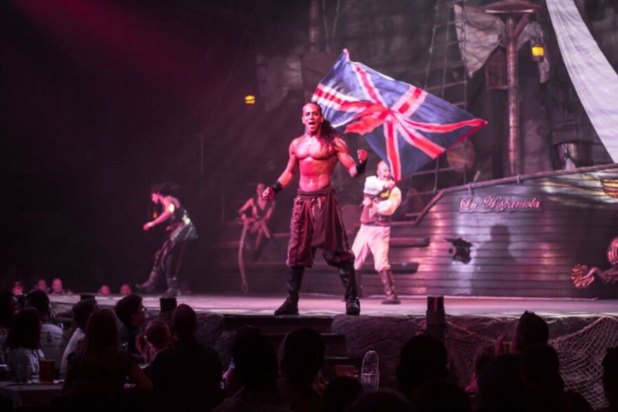 Magaluf: Pirates Adventure Dinner Show Ticket - The dinner itself: what you actually eat (and how to set expectations)