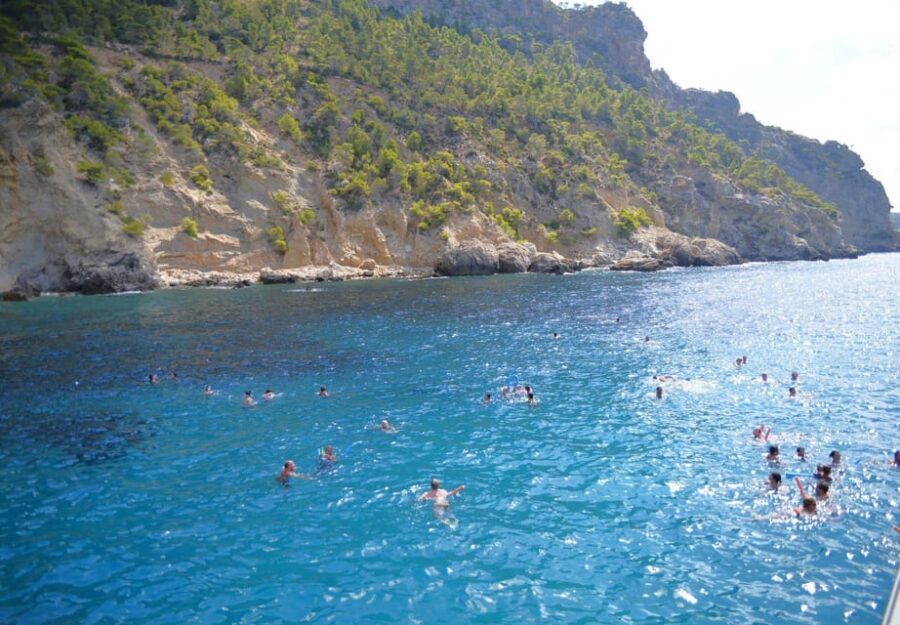 Mallorca: 2-Hour Coastline & Malgrat Islands Catamaran Tour - Coastal Stops That Matter: Paguera, Santa Ponsa, and Camp de Mar