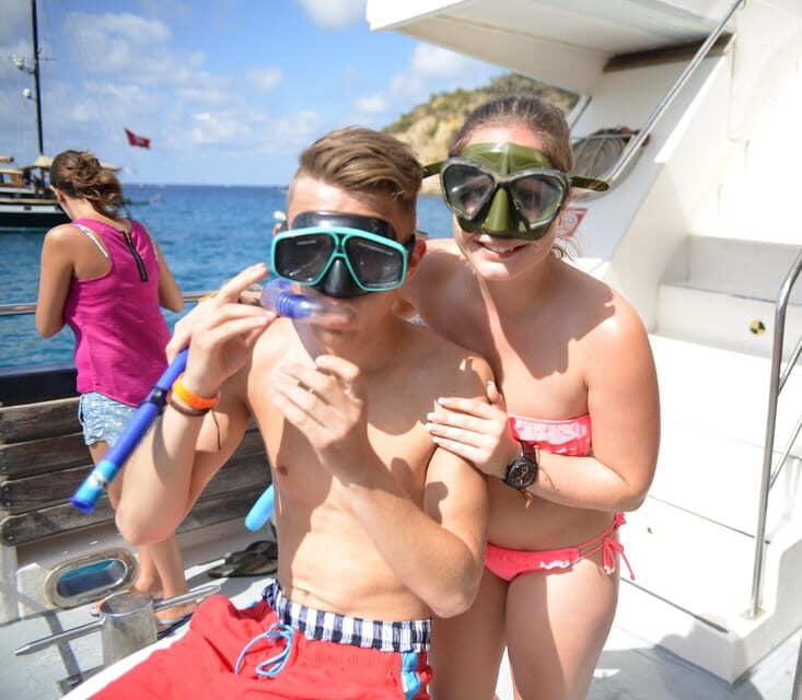 Mallorca: 2-Hour Dolphin Watching Cruise & Glass-Bottom Boat - Meeting point in Mallorca: beat the queue and the wrong turn
