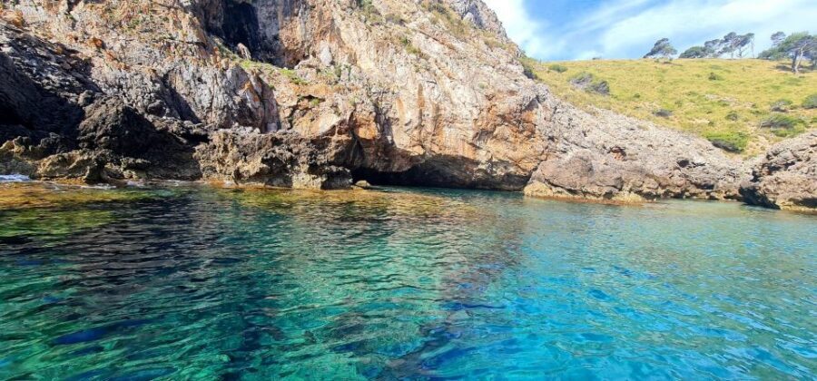 Mallorca Alcudia: Jack Sparrow Cave Jet Ski Tour - Price and value: $234 per group up to 2