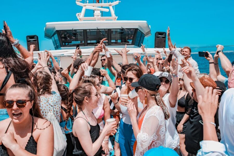 Mallorca: Boat Party with DJ, Buffet and Entertainment - Should you book the Mallorca boat party with DJ?