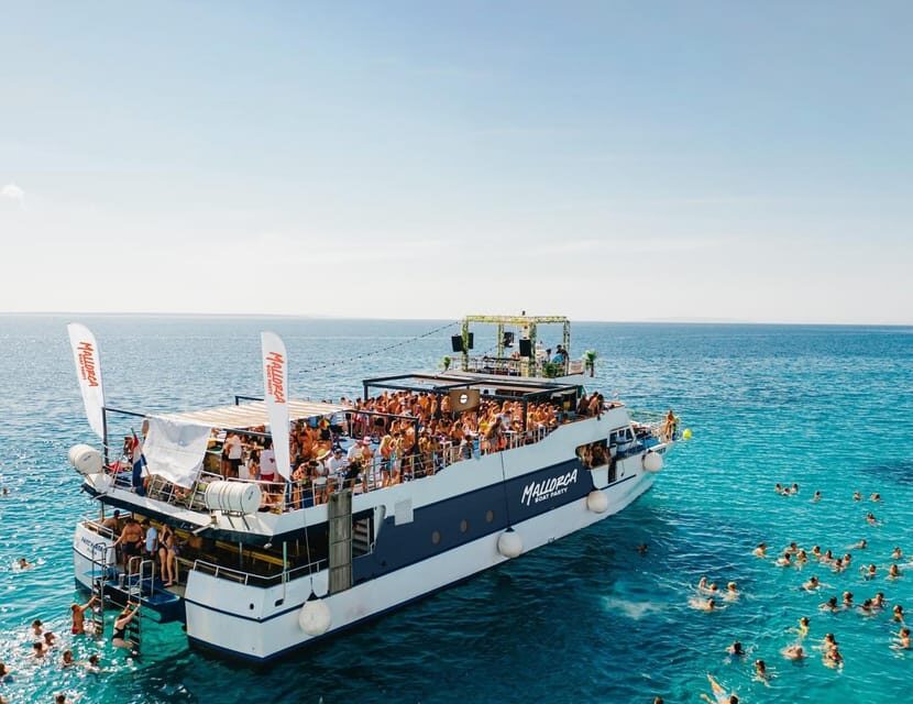 Mallorca: Boat Party with Live DJs, Lunch, & Nightclub Entry - The 300-capacity superboat: where you’ll dance, pose, and sweat