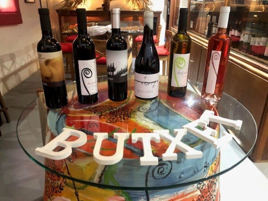 Mallorca: Bodega Butxet Vineyards & Winery Tour with Tasting - Tapas and snacks: how the food pairing actually helps