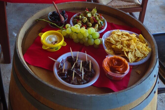 Mallorca Bodega & Olive Minibus Tour incl. Pick-up South Coast - Olive finca time in the middle of the day: the real olive oil lesson