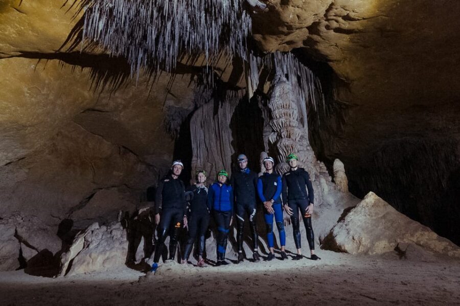 Mallorca: Cala Romántica Cliff Hike and Sea Cave Tour - Cala Romántica: The cliff-and-cave setting you’re here for
