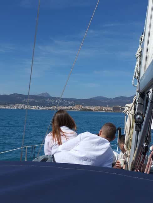 Mallorca: Cala Vella Boat Tour with Swiming, Food, & Drinks - Stop-by-Stop: What You’ll Get at Each Place