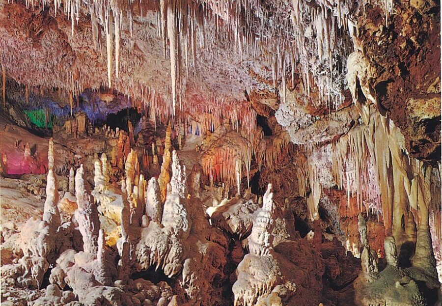 Mallorca: Caves of Hams, Blue Cave and audiovisual - Caves of Hams: the formations that give the caves their name