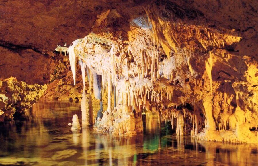 Mallorca: Caves of Hams, Blue Cave and audiovisual - The Classic Cave: another look at the same underground story