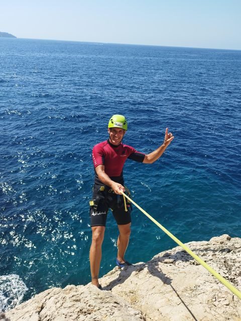 Mallorca: coasteering South - The sea jump sequence: 5 different heights, built to ramp you up