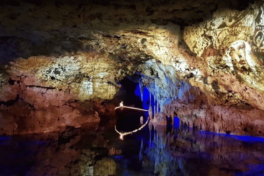 Mallorca: Day Trip to Caves of Hams & Optional Dinosaurland - Caves of Hams: Stalactites, Stalagmites, and the Underground Lake