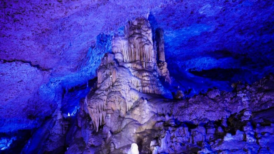Mallorca: Half-Day Hams' Caves Tour with Pearl Shop Visit - Entering The Hams’ Caves: 10 Million Years, With Modern Lighting