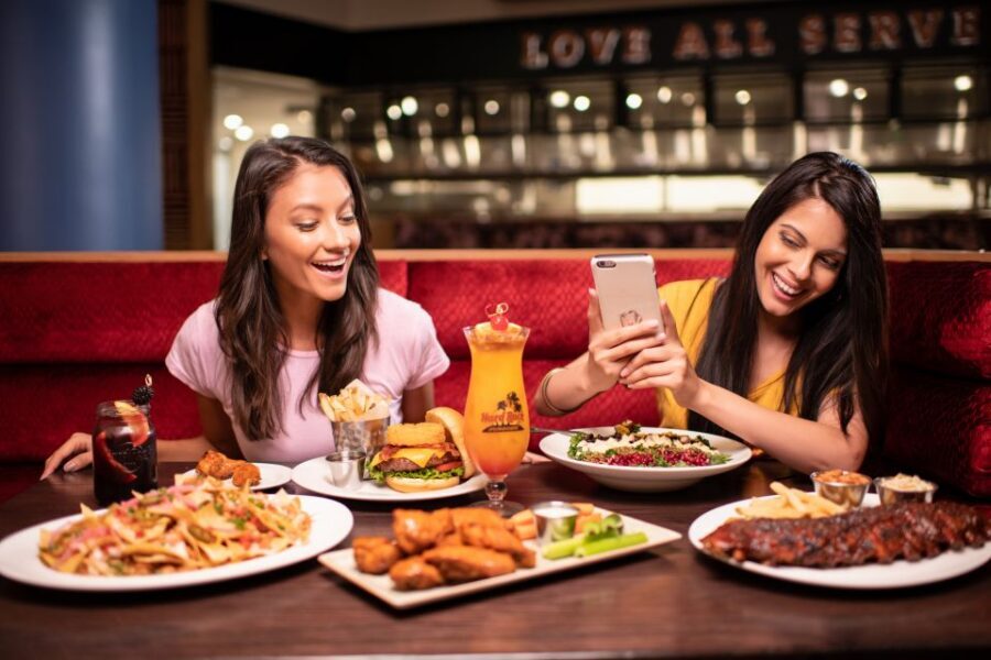 Mallorca: Hard Rock Cafe Entrance with Lunch or Dinner - Dessert and drinks: the included options (and why you should confirm)