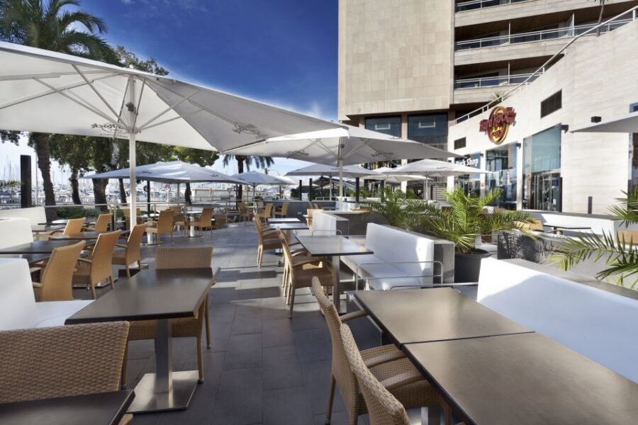 Mallorca: Hard Rock Cafe Entrance with Lunch or Dinner - The memorabilia walk-through: Beatles to U2 without extra fuss